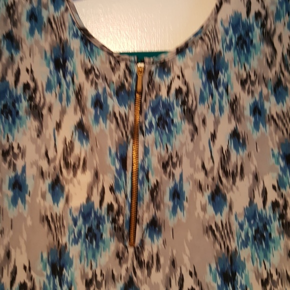 JAPNA BLOUSE WITH TULIP SLEEVES - Picture 4 of 4